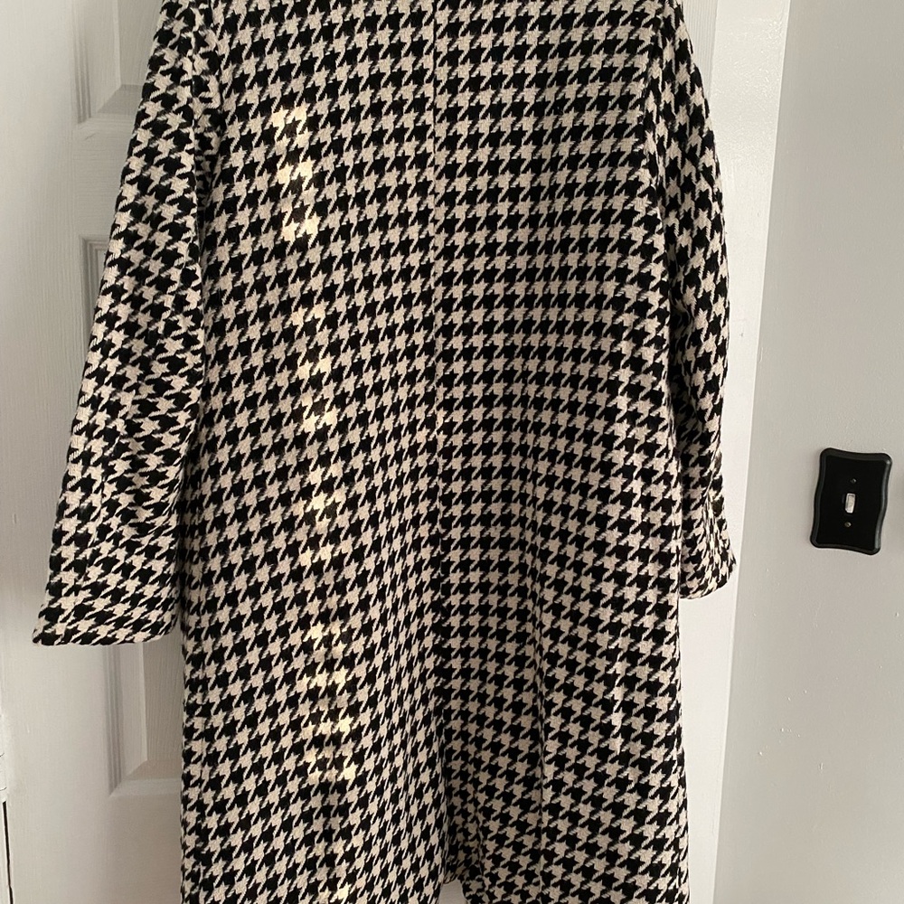 Brand new with tags houndstooth coat size 14/16.